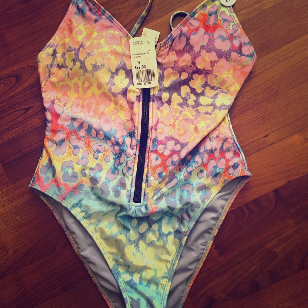 Swimming suit